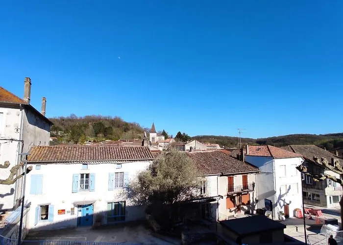 La Montcuquoise Апартаменты Montcuq